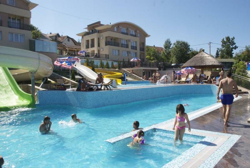 Sunny Hill Apartments & Aqua Park Vrnjačka Banja Eksteriør billede