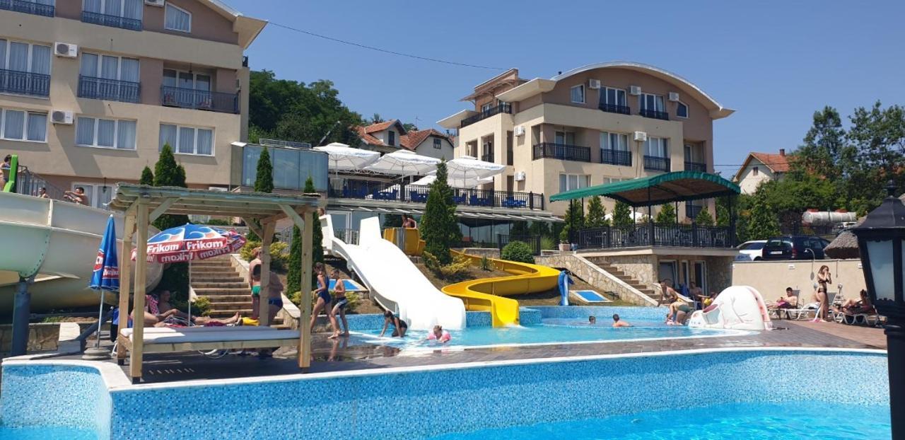 Sunny Hill Apartments & Aqua Park Vrnjačka Banja Eksteriør billede